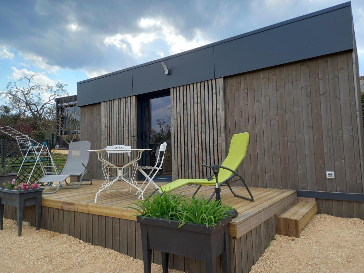 Studio de jardin avec piscine Vinezac Exterior foto
